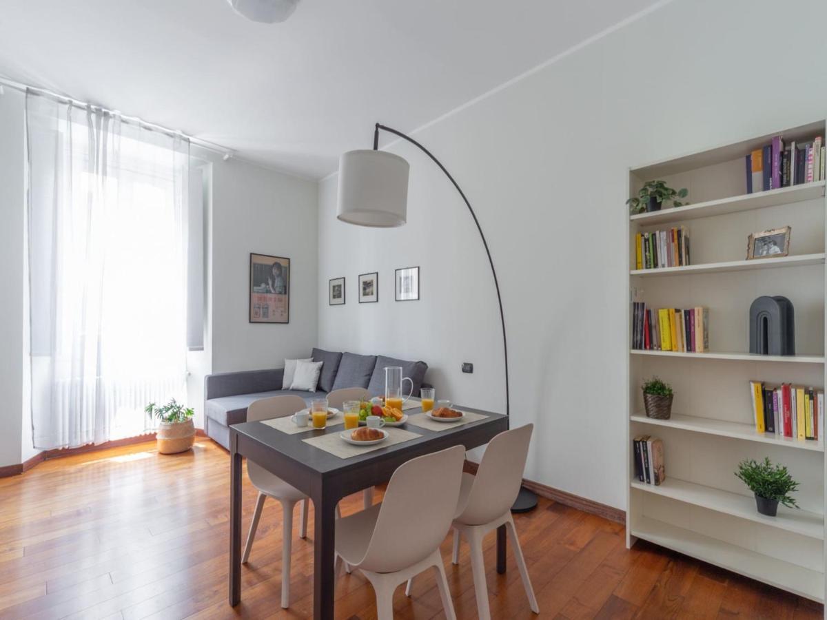 The Rent - Spacious Two-bedroom In Porta Romana Appartement Milaan