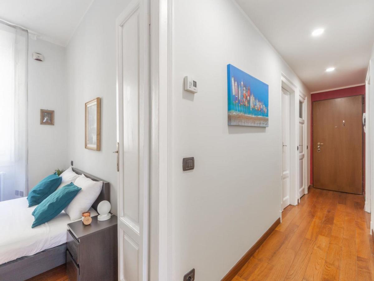 The Rent - Spacious Two-bedroom In Porta Romana Appartement Milaan