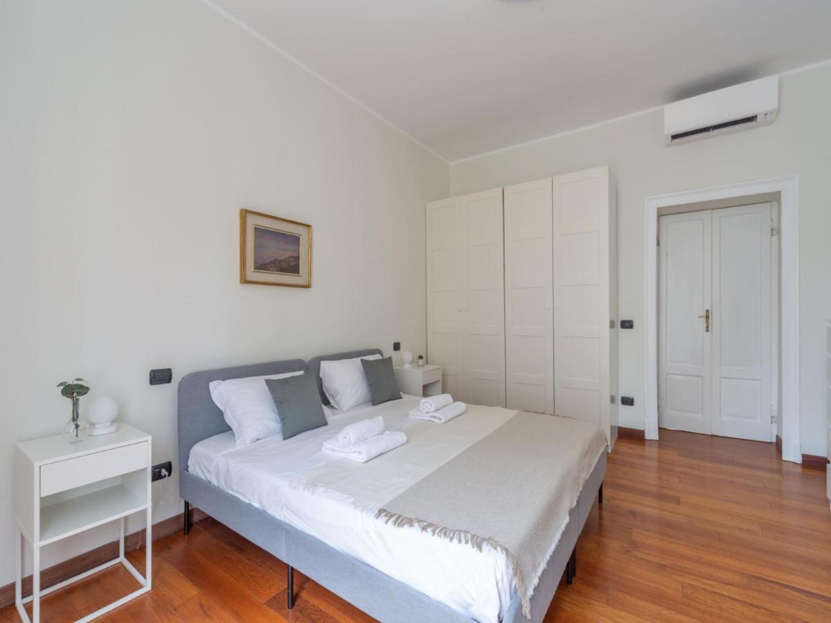 The Rent - Spacious Two-bedroom In Porta Romana * Milaan