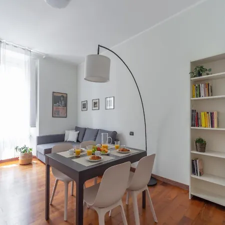 The Best Rent - Spacious Two-Bedroom Apartment In Porta Romana Milão Exterior foto