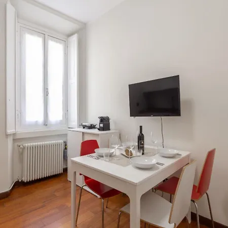 The Best Rent - Spacious Two-Bedroom Apartment In Porta Romana Milão Exterior foto