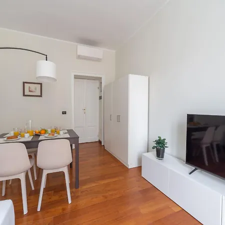 The Best Rent - Spacious Two-Bedroom Apartment In Porta Romana Milão Exterior foto