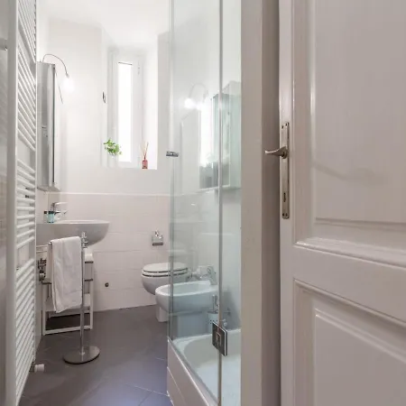 The Best Rent - Spacious Two-Bedroom Apartment In Porta Romana Milão Exterior foto