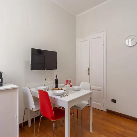 The Best Rent - Spacious Two-Bedroom Apartment In Porta Romana Milão Exterior foto